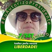 E esse paraquedas que ela ta usando kkk