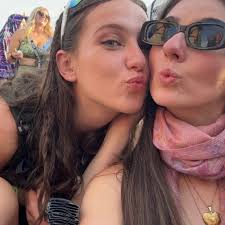 Hi everyone! Me and my boyfriend are looking for an apartment to rent for 6  months starting August! Since our visas run out in January we can't sign a  years lease! We