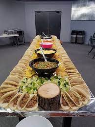 Group activities for teens taco bar party grad parties pool parties graduation food yard party wedding reception food large crowd mexican. 10 Gorgeous Jaw Dropping Graduation Party Ideas Wedding Buffet Food Wedding Food Buffet Food