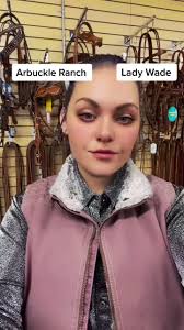 This recipe wips up a nice lookin’ saddle! Wouldn’t you agree? We 💙 the  inverted floral tooling. These arbuckles rock! #billycooksaddles #rancher