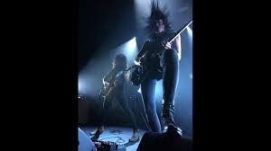 Van dorst speelde in de meidenband bad candy. Interview Dool Nachgefragt Bei Ryanne Van Dorst Youtube