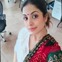 300+ "Danielle ..." profiles