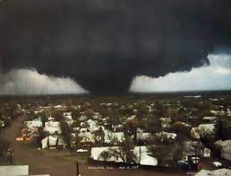 Here is canada's first documented f5 tornado (upgraded from f4 in late 2007) captured from just over a mile away. A Look At The Biggest And Deadliest Tornadoes Ef5s