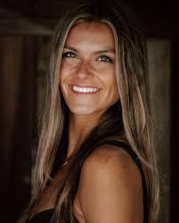 Kristen Baumgartner's Instagram, Twitter & Facebook