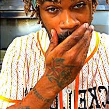 Definition of a drug dealer [Explicit] von Franklin SAINt bei Amazon Music 