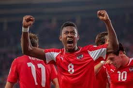 Als sohn von vater george alaba und mutter gina alaba erlangte er im jahr 2021 als fußballer berühmtheit zum beispiel für austria, 1899 hoffenheim, bayern munich. David Alaba Vermogen Und Top Gehalt Bei Real Madrid 2021