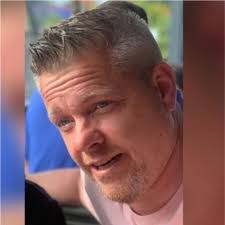 Mike Krom's Instagram, Twitter & Facebook