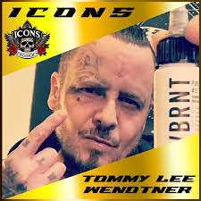 Ben Dunning's Instagram, Twitter & Facebook