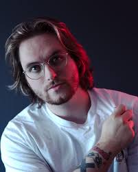 dakota cole!! 🍕🔥my character that will stay with me forever. ill look  down anytime i need a reminder to do what this stupid little pure hearted  super hero would do. TRUE STRENGTH!!