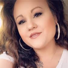 Kristin Wren's Instagram, Twitter & Facebook