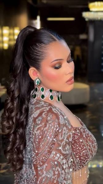 The most requested bridal ponytail — sleek crown with soft voluminous curls 💯 @soheb_hair_96 , Sleek pony tutorial | Indian Bridal Hairstyle | Long Curls Hairdo | Modern Bridal Ponytail | Wedding hair ...