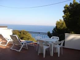 Trova case vacanza, appartamenti, ville e b&b ad andora. Andora Appartamento In Villetta A Savona In Affitto