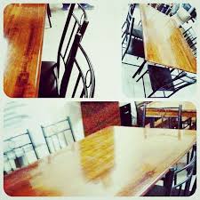 للبيع طاولة طعام خشب ل 6 اشخاص بحالة ممتازة السعر 45 Bd Home Decor Drafting Desk Decor