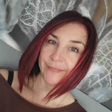 Sarah Rowley's Instagram, Twitter & Facebook