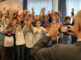 Kinder von auslandschweizern durften am dienstag bundespräsident alain berset treffen. Alain Berset Kinder Haben Das Wort Seit 30 Jahren Facebook