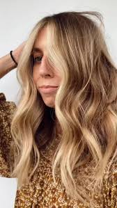 Rae Carlton (deerraecreates)