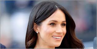 Rachel meghan markle)‏؛ ولدت بتاريخ 4 أغسطس من العام 1981 هي ممثلة أمريكية سابقة وفاعلة جمعوية. Ù…ÙŠØºØ§Ù† Ù…Ø§Ø±ÙƒÙ„ ØªÙ‚Ø§Ø¶ÙŠ Ø´Ø±ÙƒØ© ØªØµÙˆÙŠØ± Ù„Ù‡Ø°Ø§ Ø§Ù„Ø³Ø¨Ø¨ Ø¹Ø±Ø¨ ÙÙ†