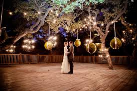 Our San Antonio Hill Country Wedding Venues Like Our Outside Courtyard Deck Offer Unique San Antonio Wedding Venues Wedding Venues Texas Hill Country Wedding
