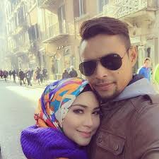 Ayu raudhah is a successful tv actress from malaysia. Rotikaya Awww Ayu Raudhah Dan Suami Kini Bercuti Ke Italy Facebook