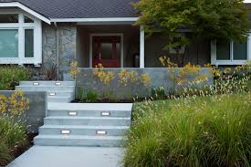 Browse modern landscapes and gardens. 8 Effective Beautiful Lighting Types For Front Yards
