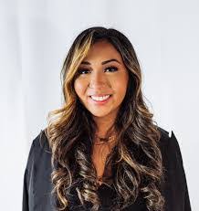 Teri Benton's Instagram, Twitter & Facebook