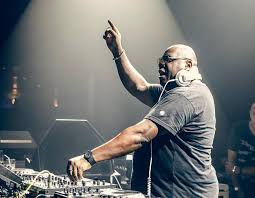 Ieri sera, il noto dj casertano, di fama internazionale, joseph capriati è stato accoltellato dal padre al culmine di una lite. Carl Cox B2b Joseph Capriati Dj Live Set Burning Man 2018 Robot Heart 30 08 2018