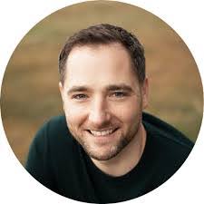 Daniel Shoop's Instagram, Twitter & Facebook