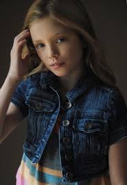 Julianne Taylor's Instagram, Twitter & Facebook