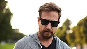 Real Social Dynamics and the evolution of the pick-up industry