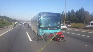 İstanbul beyazıt'ta seferdeki halk otobüsü kaza yaptı. Son Dakika Tem De Feci Kaza Otobus Motosiklete Carpti 2 Olu Son Dakika Haberleri