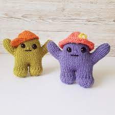 A new stuffed animal is the best present for children of all ages, and you'll be able to create whatever knitted toy they'd like from our massive range of knitting patterns for toys. Ravelry Huggling Monster Pattern By Claire Fairall Designs