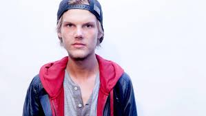 Vi gick till en psykiater när tim var 14 eller 15 år gammal. Aviciis Vater Wir Halfen Tim Wo Wir Konnten Video Interview