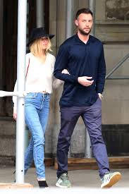 Jennifer lawrence and husband cooke maroney stepped out in strikingly similar outfits during a stroll through new york on saturday. Jennifer Lawrence And New Boyfriend Cooke Maroney Walk Arm In Arm In New York City Jennifer Lawrence Street Style Jennifer Lawrence Style Jennifer Lawrence Boyfriend