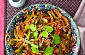 Beef In Black Bean Sauce Chinese Recipes Goodtoknow Recipe Beef In Black Bean Sauce Leftover Beef Recipes Dinners Under 500 Calories