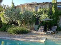 location vacances maison cabrieres d avignon maison en provence jolie maison maison provencale