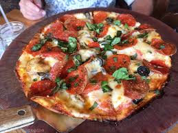 Beau jo's prepares their dough from scratch every day and uses locally sourced honey instead of sugar, filling you up with nature's sweetener. Beau Jo S Pizza Colorado Pizzeria Gastronom Cocktails