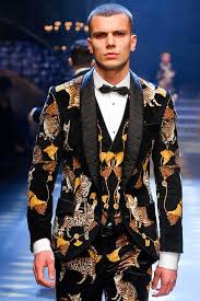 Find stockbilleder af runway catwalk model autumn clothes wearing i hd og millionvis af andre royaltyfri stockbilleder, illustrationer og vektorer i shutterstocks samling. Bengal Cats Spotted On The Catwalk At D G Men S Show
