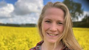 Kathrine synger for at røre publikum: