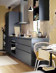 Cada vez más vemos cocinas más elegantes y colores más oscuros en la cocina. Nuevo Catalogo Ikea 2020 Las Tendencias En Cocinas Y Menaje Que Nos Encantan