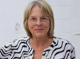 Mary Dare's Instagram, Twitter & Facebook