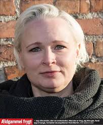 JEG ER UTRYG HVIS JEG GÅR ALENE UD