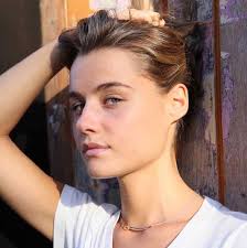 She has appeared on french tv shows to promote her cover songs and also promoted her original single tetris on the american tv show today in 2018. Kelly Bailey Steve Nyman