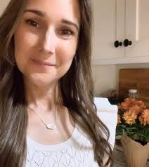 Carrie (Baum) Lobenhofer (@carriedawaynaturally) • Instagram photos and  videos