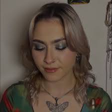 🎄✨ ROLL UP & GLAM UP FOR CHRISTMAS! ✨🎄 Step into the Queen Esoteric  Christmas Circus — where festive glam meets showtime magic 💄🎪 🎨 Makeup  Artistry