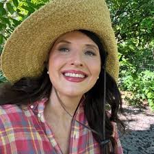 Beth McReynolds (@beth_mcreynolds)