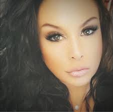 Must be a Staten Island thing. Mr pizza pasta house makes this rice ball  vodka pie and i would highhhhhhhhhly recommend you try it !! Kristy how  many you got? I'm putting