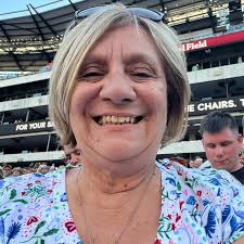 Today is my daughter Thomasin's 44th birthday. The bottom photo is her 41  years ago. The one above is us not so long ago. Happy birthday, honey!