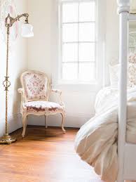 كيفية تزيين مع أثاث جديد وعتيقة وعتيقة