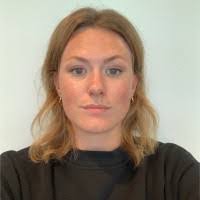 Alicia Lindstrom's Instagram, Twitter & Facebook