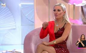 Ruth marlene pisca pisca videoclip. Ruth Marlene Sofre Com Duras Criticas Ao Seu Corpo Dizem Que Sou Um Monstro